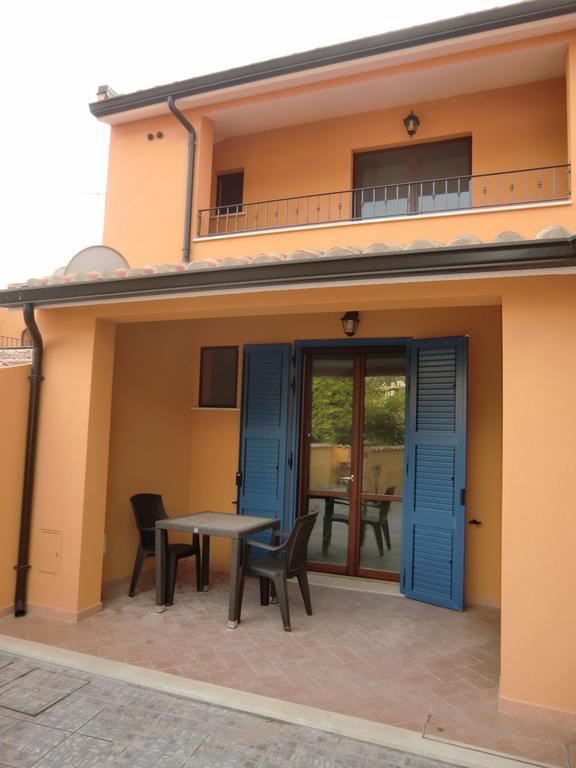 La Casa Felice Appartamenti Chia Zimmer foto