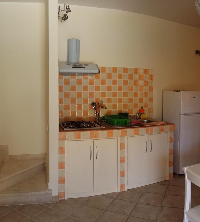 La Casa Felice Appartamenti Chia Zimmer foto