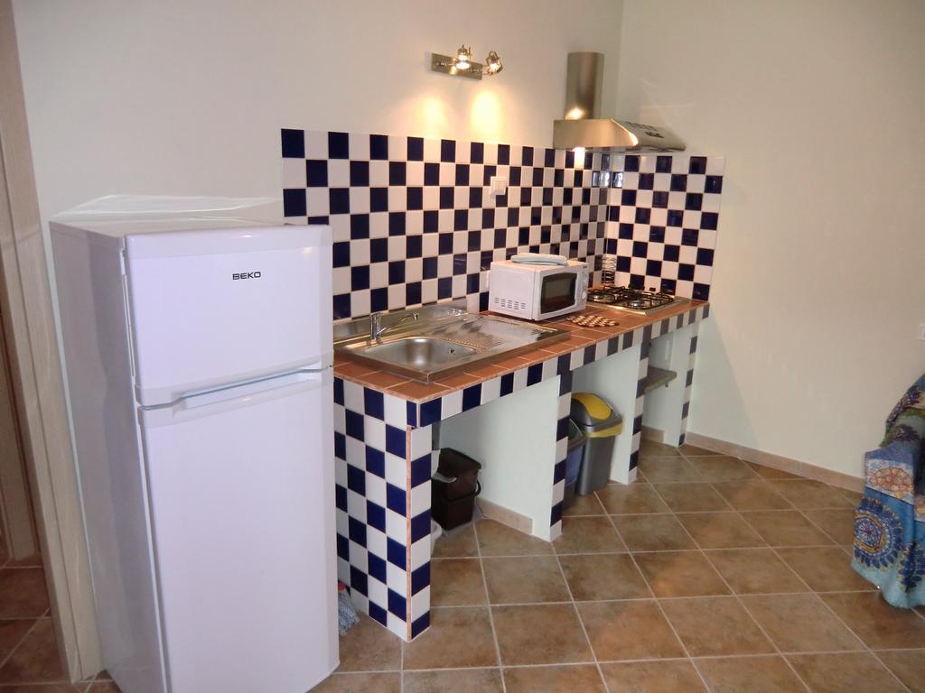 La Casa Felice Appartamenti Chia Zimmer foto
