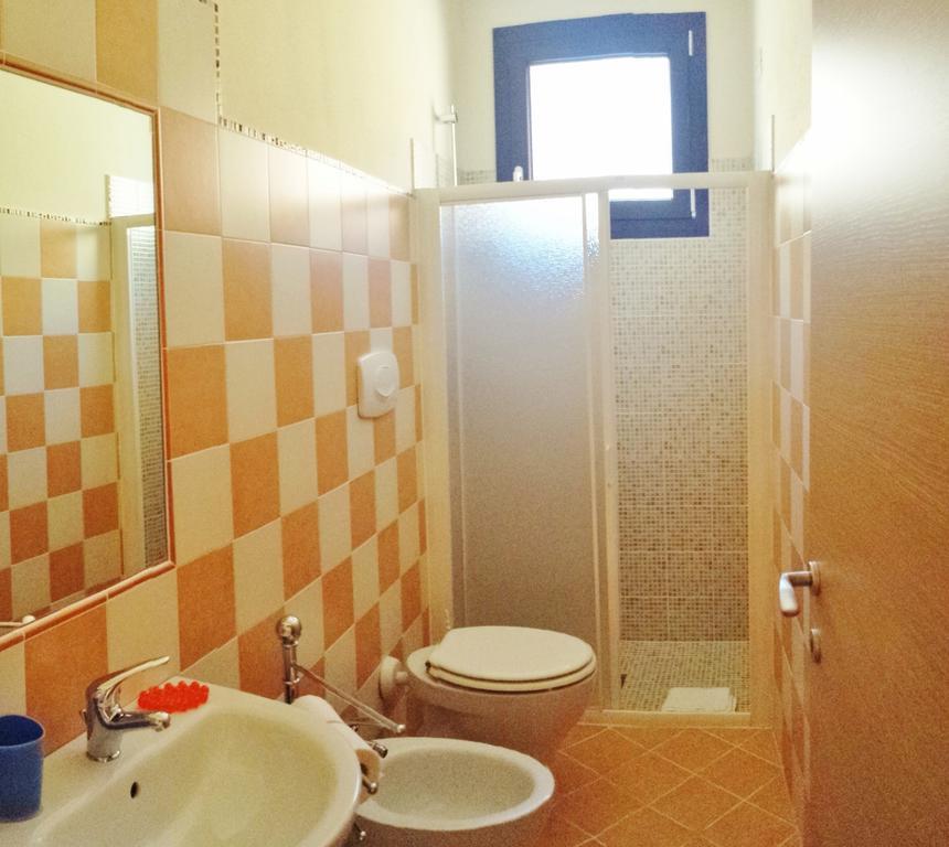 La Casa Felice Appartamenti Chia Zimmer foto